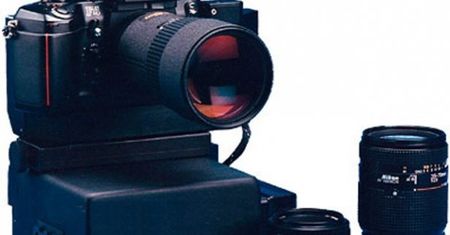 Pierwsze lustrzanki cyfrowe w historii - Nikon