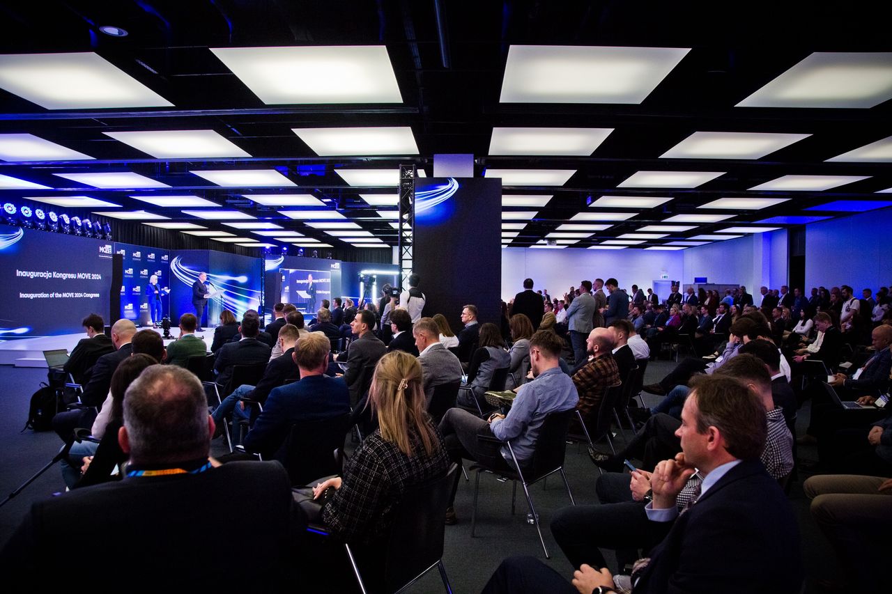 Elektromobilność bez sieci? Eksperci ostrzegają: czas działa na naszą niekorzyść!