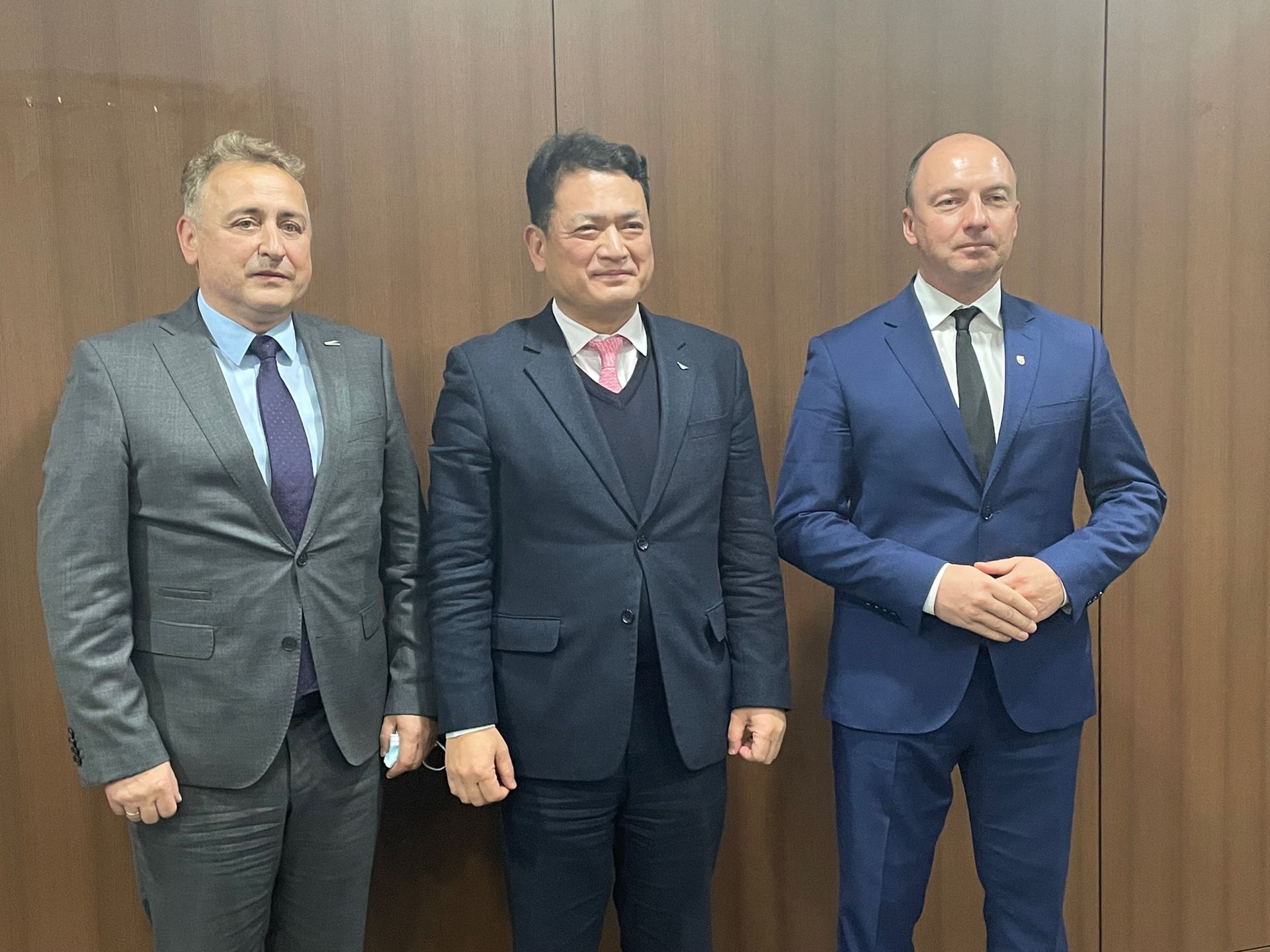 Spotkanie dolnośląskiej delegacji z przedstawicielami lotniska w Seulu