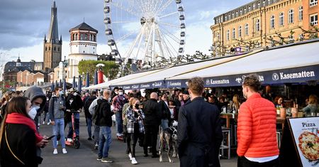 Niemcy mają długi weekend. Mniej obostrzeń