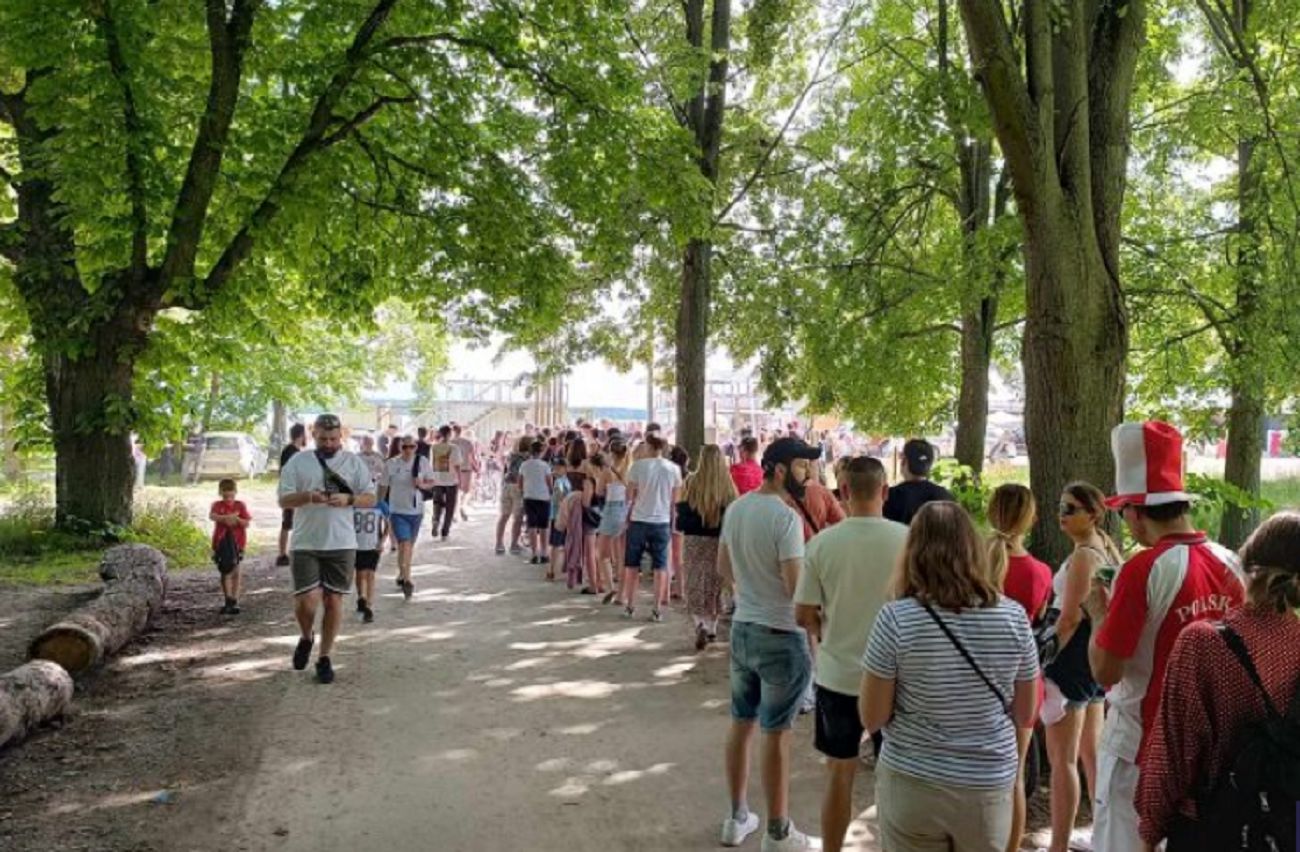 Afera przy strefie kibica. Ludzie gotowali się z wściekłości