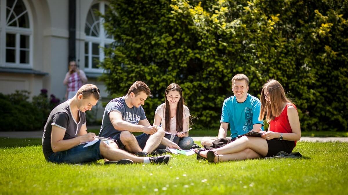 studenci