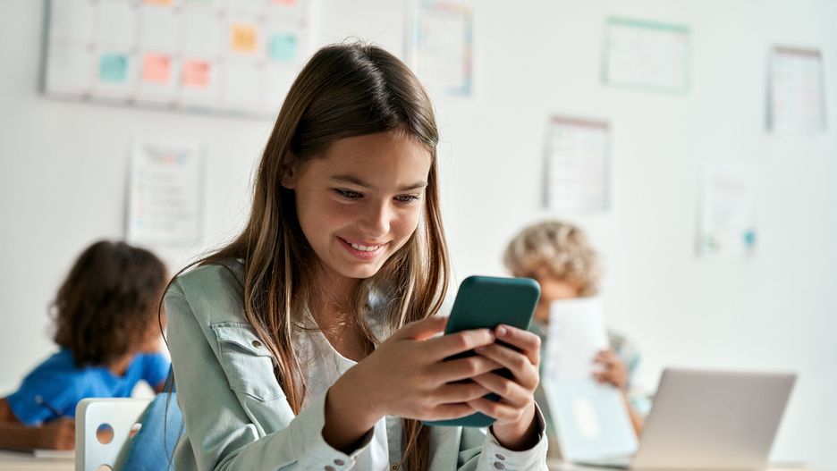 Media społecznościowe. Jaki mają wpływ na dzieci i młodzież?