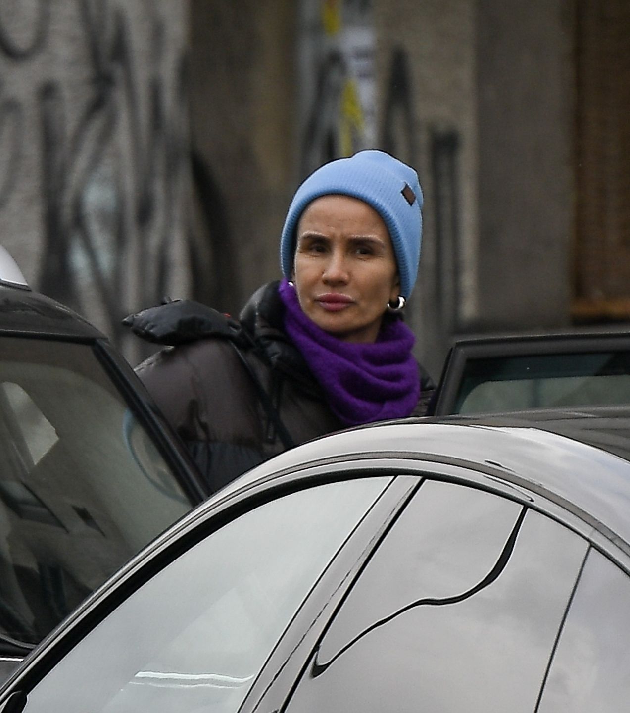 Viola Kołakowska znów zaparkowała furę na zakazie