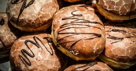 Tłusty czwartek 2024 zbliża się wielkimi krokami. Celebryci za słodkości każą sobie płacić słono