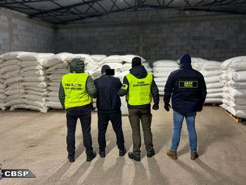 Nalot służb na magazyn. Przejęto 63 tony lewego tytoniu