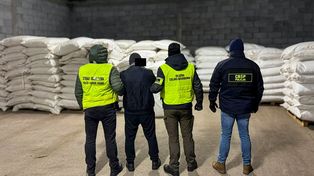 Nalot służb na magazyn. Przejęto 63 tony lewego tytoniu