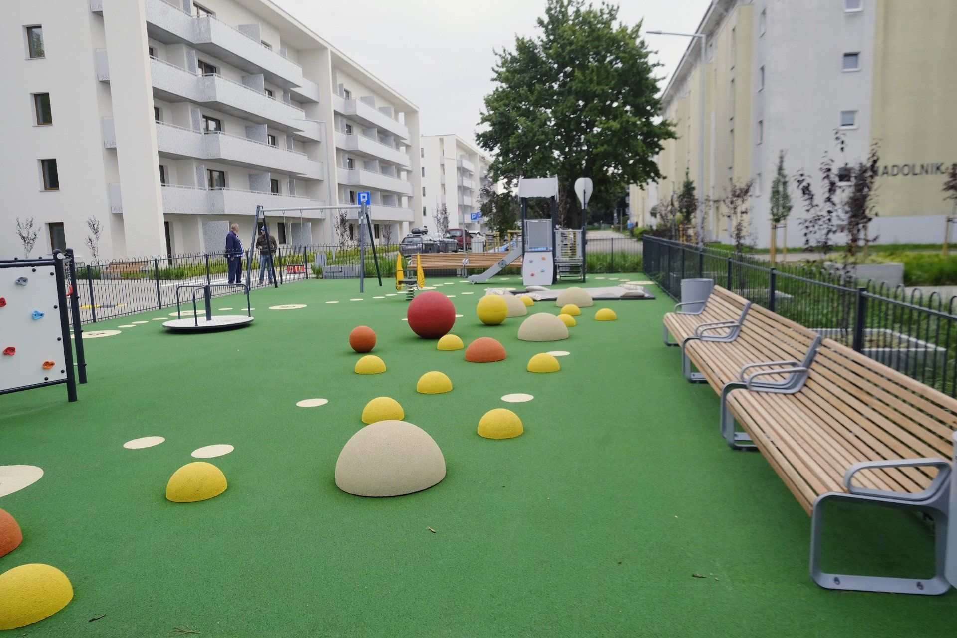 20250915 Poznań, ul. Nadolnik, nowe mieszkania komunalne wybudowane przez ZKZL