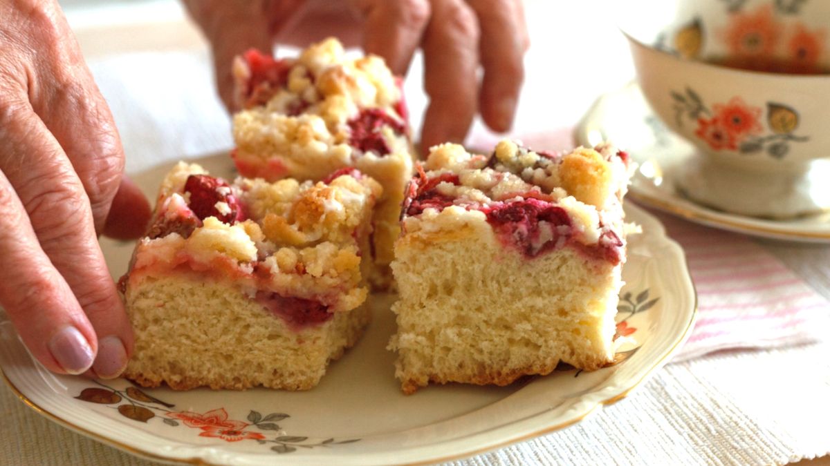 Ciasto z rabarbarem to świetna alternatywa dla szarlotki