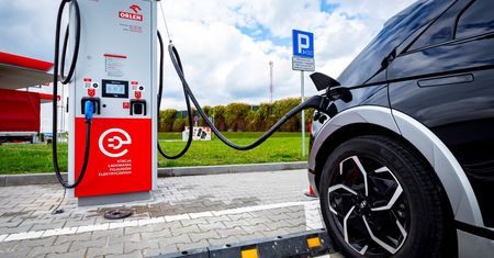 Orlen postawi 10 tys. ładowarek. To znacznie więcej, niż planowano