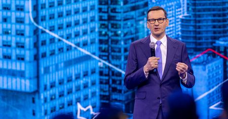 Budżet na ten rok znowelizowany. Rząd szukał 20 mld zł na realizację obietnic PiS
