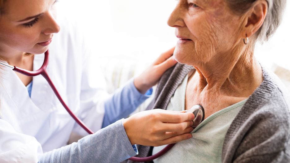 Każdy senior powinien otrzymać od lekarza zalecenie ćwiczeń