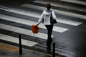 Skandaliczne zachowanie 19-latki. Potrąciła pieszą i uciekła