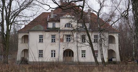 Warszawa ma nowy zabytek. Przed wojną produkowali tam amunicję i granaty [ZDJĘCIA]