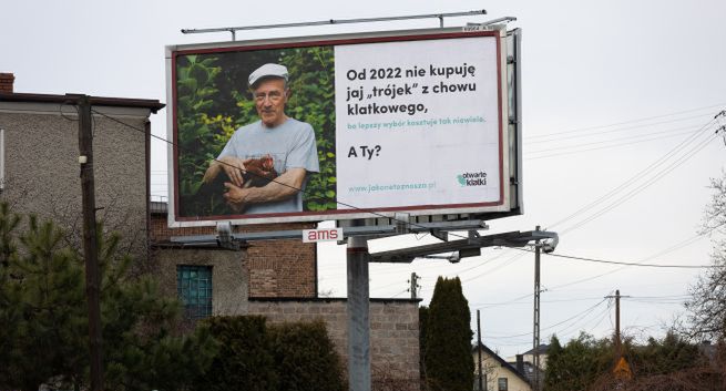 Billboardy zachęcające do lepszego traktowania zwierząt w 22 miejscowościach