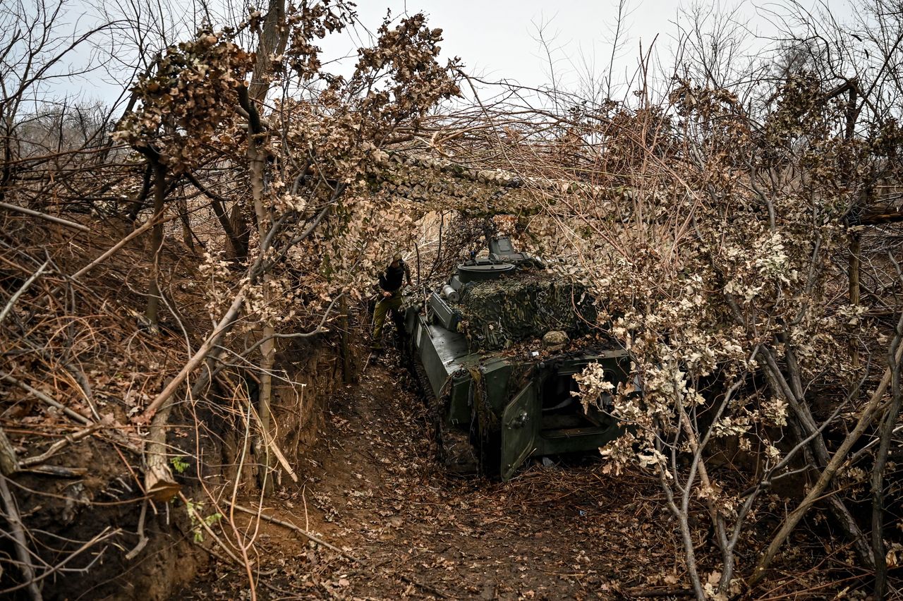 Russian artillerymen 