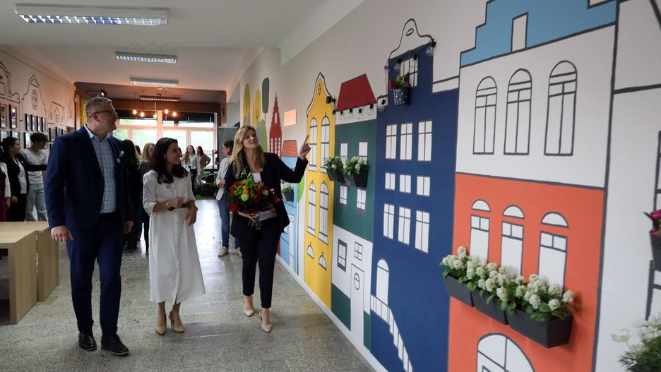 Sztuka, która łączy - mural &#34;Przyjazna Strefa&#34; w VIII LO w Lublinie już gotowy!
