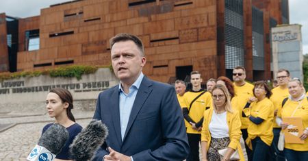 Była "piątka Kaczyńskiego", jest "piątka Hołowni". Polska 2050 chce elektrowni w każdym polskim domu