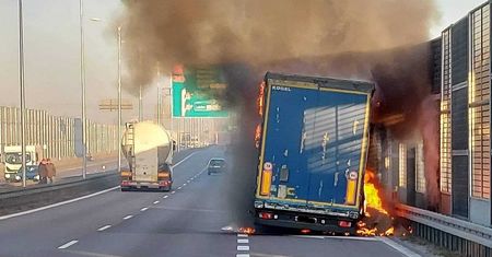 Zapaliła się opona, od niej zajął się cały pojazd. Poważne utrudnienia na S12/S17