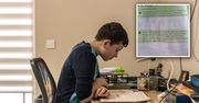 Ile oczu i łapek mają żaby i krety? Praca domowa wywołała burzę