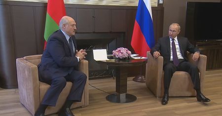 Białoruś. Władimir Putin zapewnił Aleksandrowi Łukaszence 1,5 mld dolarów kredytu