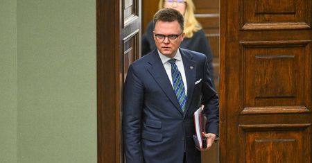 "Zapora przed Polexitem". Hołownia: to najważniejsza ustawa tego roku