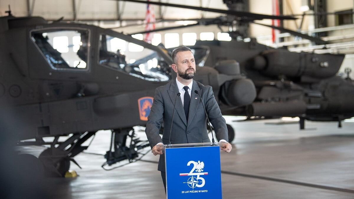 Śmigłowce Apache i Minister Obrony