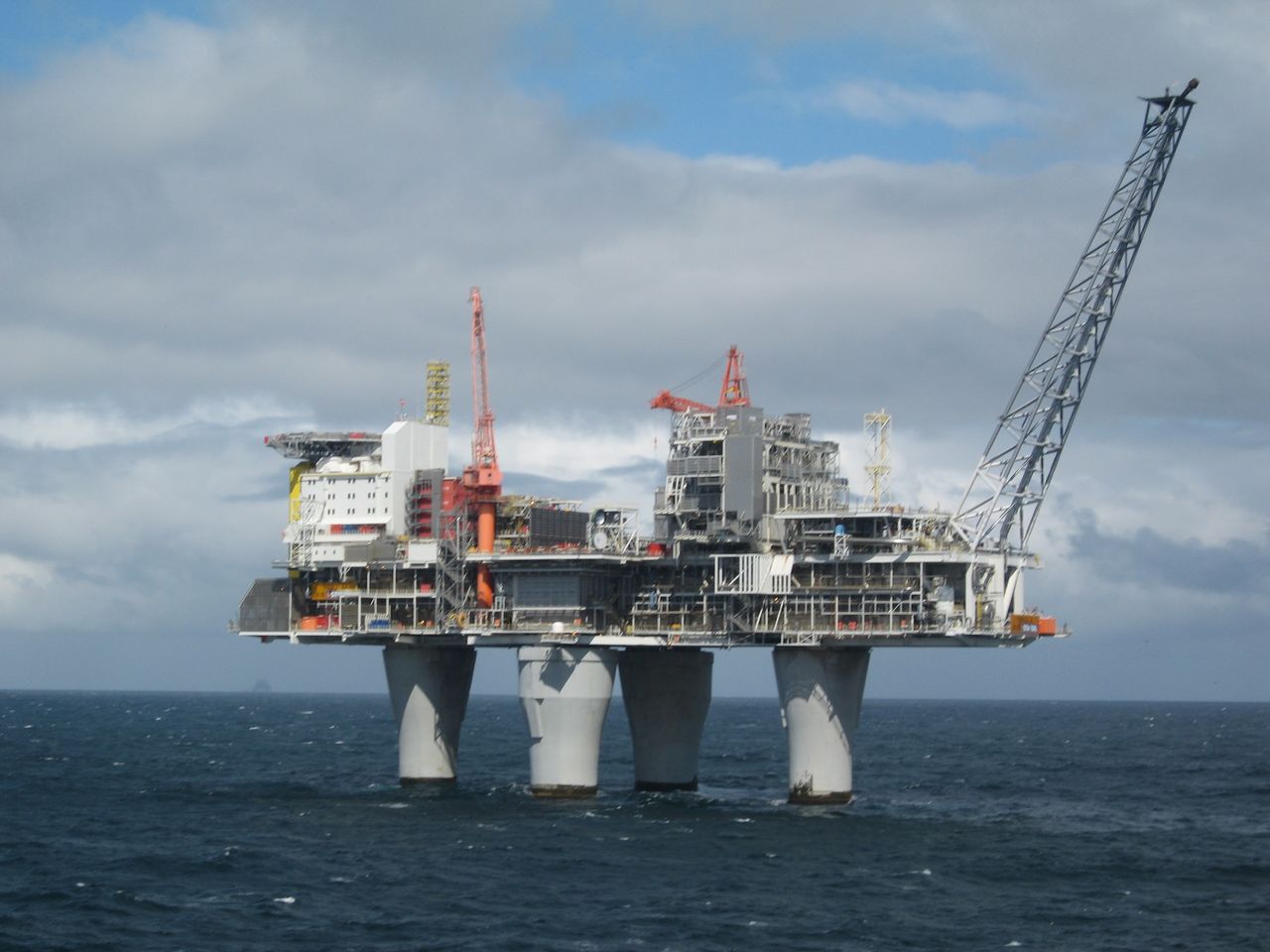 Norway's troll field hiccup drives Europe gas price surge