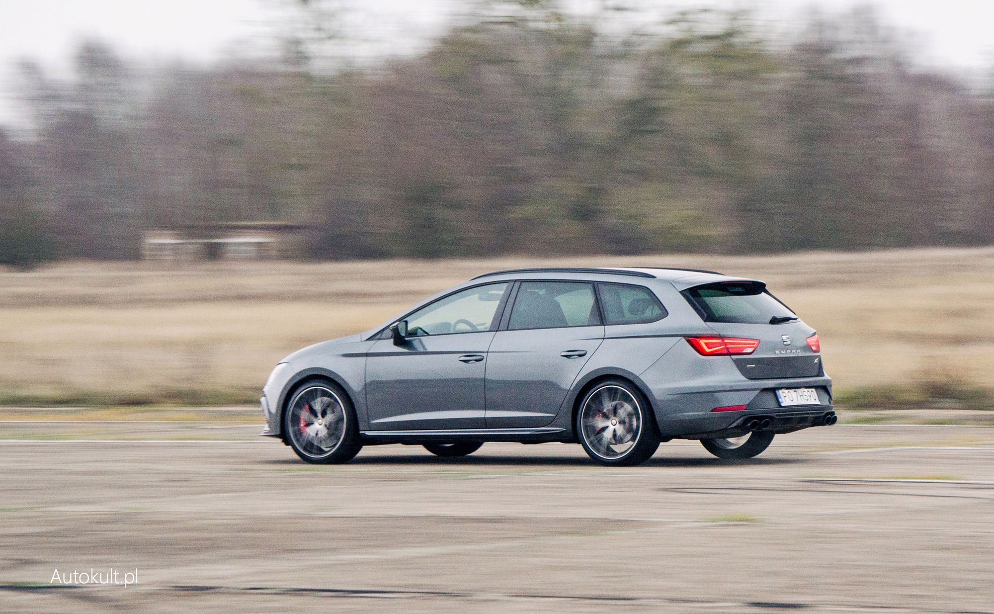 Fabrycznie auto ma przyspieszać w 4,5 s do 100 km/h i rozwijać 265 km/h. Ten pierwszy parametr dało się poprawić w teście.