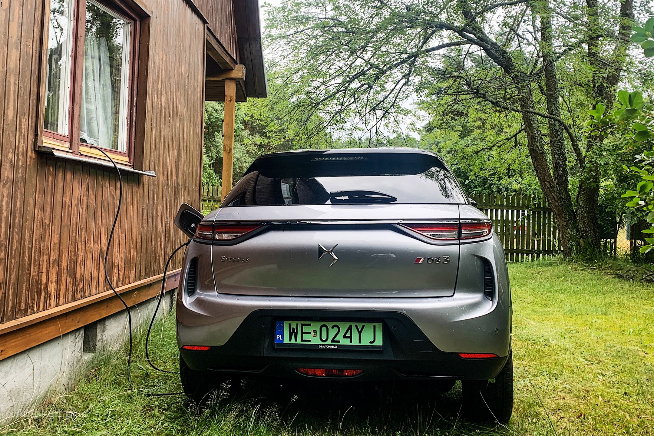 DS3 Crossback - tak jak każdy inny elektryk - może być ładowany ze zwykłego gniazdka