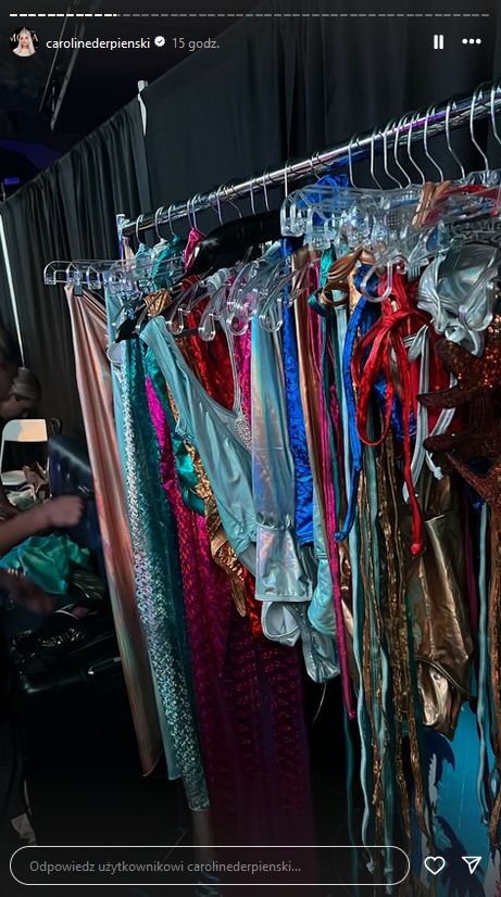 Caroline Derpienski prezentuje swoje stroje kąpielowe na Miami Swim Week