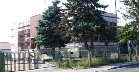 Komisariat stoi na prywatnej ziemi. Mieszkaniec żąda, aby policja się wyprowadziła