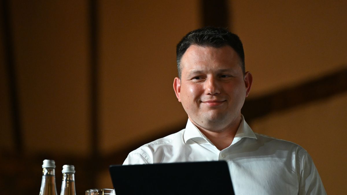 Chcą zakazu sprzedaży alkoholu w Sejmie. Mentzen: lepiej się rozmawia