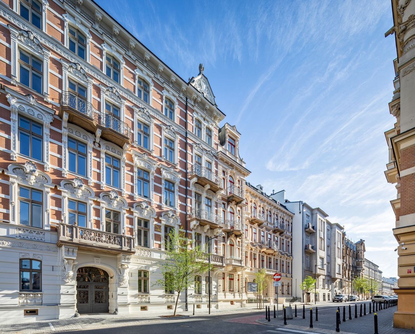 "Klucze do szczęścia". Zakończyła się rewitalizacja luksusowych apartamentów w Warszawie 