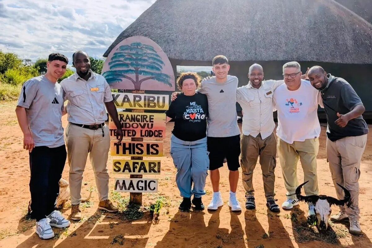 Pedri i rodzina na wakacjach w Tanzanii