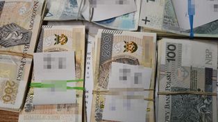 Przelała oszustom 345 tysięcy złotych. Mówili, że to podatek od zysków