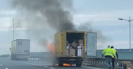 Pożar na S8. Kurierzy ratowali paczki