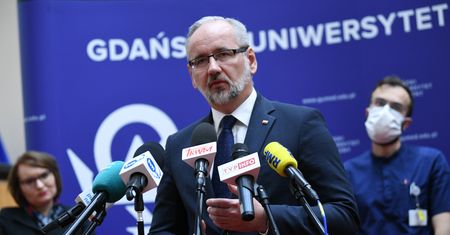 Pfizer upomina się o miliardy. Adam Niedzielski stanowczo odpowiada