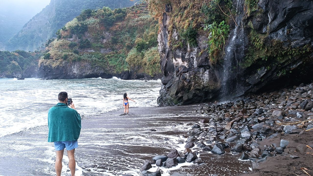 At Seixal beach, you can take a "shower"