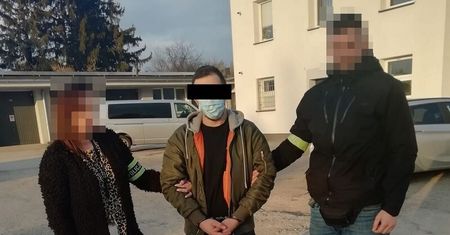Kolejna osoba zatrzymana w związku z oszustwem na prawie 300 tys. zł. To 25-latek z Warszawy
