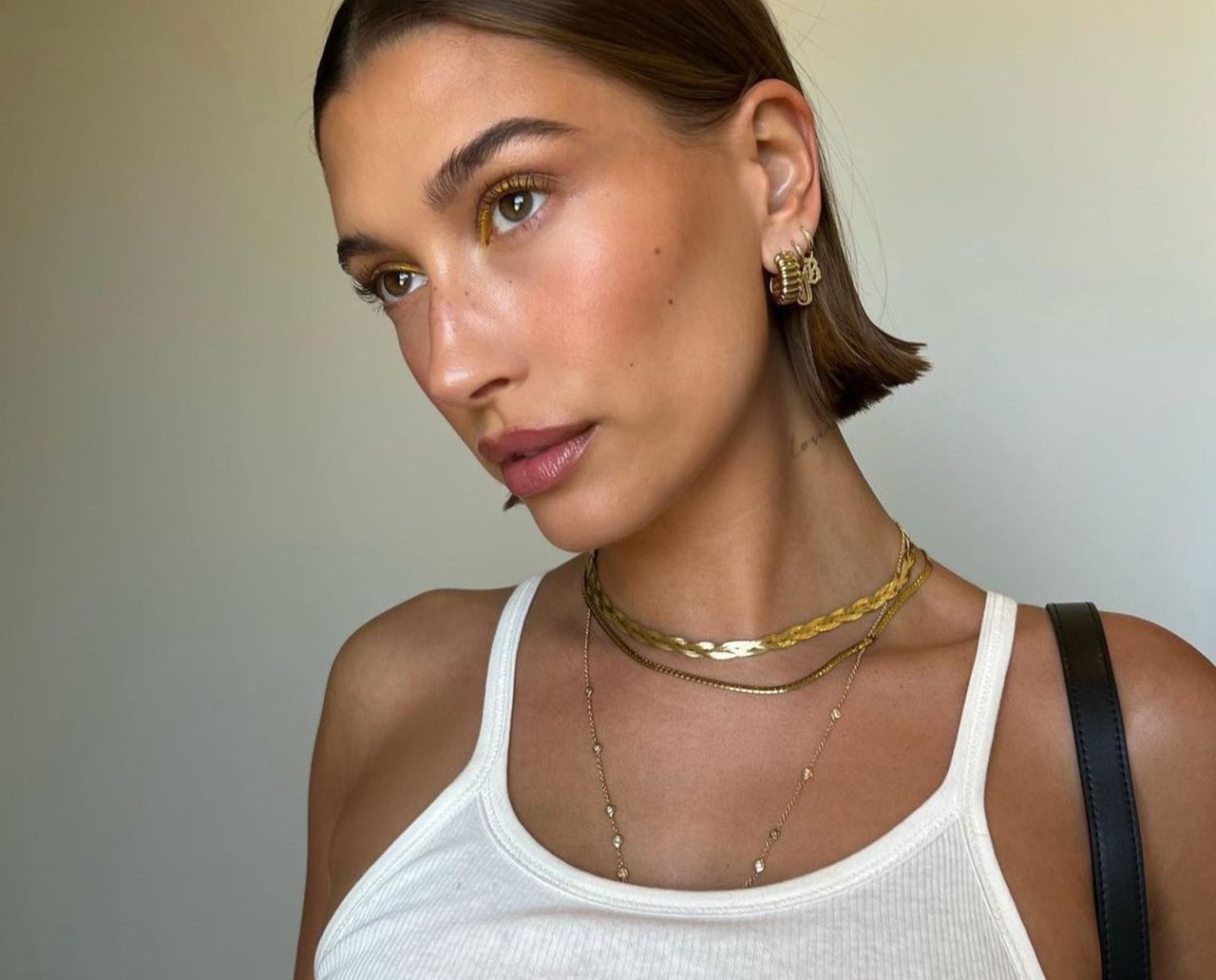 Hailey Bieber pokazała ekstrawagancki manicure na lato 