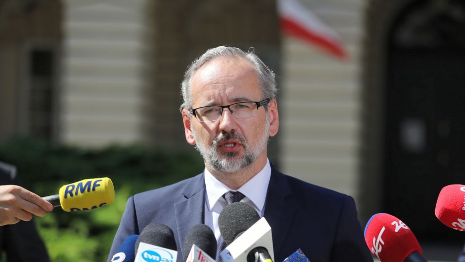 Koronawirus w Polsce. Minister zdrowia Andrzej Niedzielski o nowej strategii walki z SARS-CoV-2