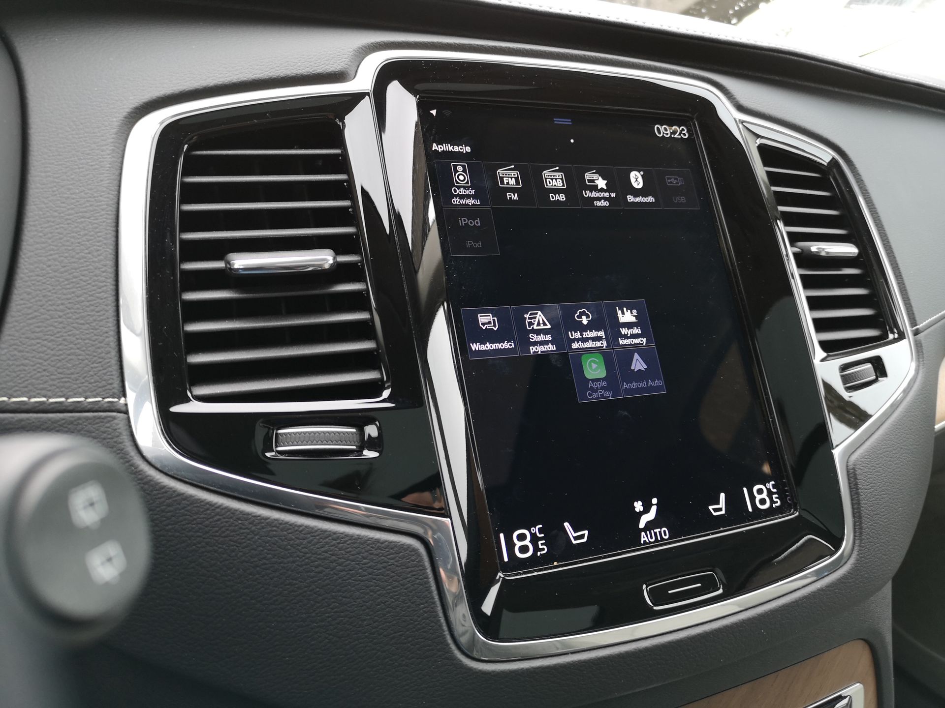 Volvo XC90: Volvo Sensus, audio Bowers & Wilkins i systemy bezpieczeństwa 7