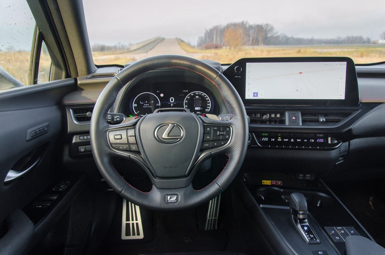 Lexus UX 300h AWD