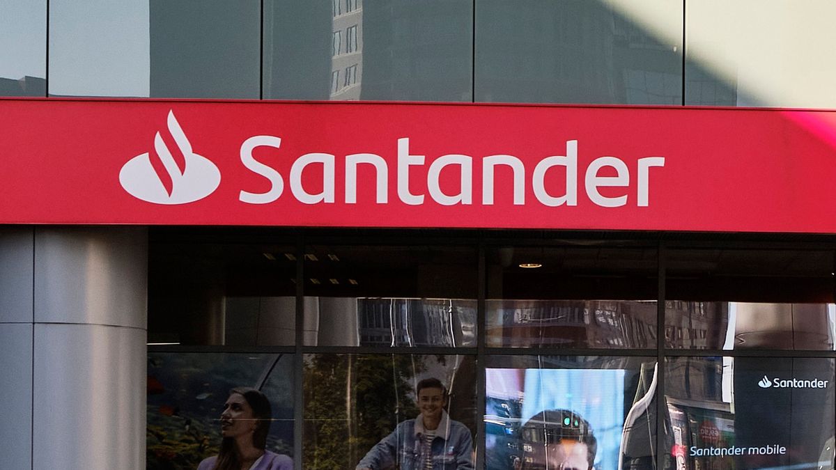 A Banco Santander SA bank branch in Warsaw, Poland, on Monday, Feb. 28, 2022. Polands prime minister warned that Russia may attempt to block the more than 300-mile border it shares with Ukraine, where tens of thousands of people have been fleeing the war. Photographer: Bartek Sadowski/Bloomberg via Getty Images