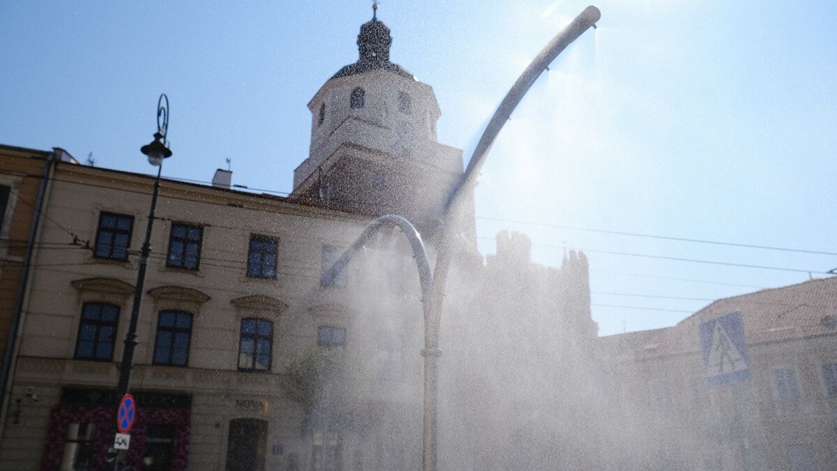 Mgiełka wodna w trakcie upałów w Lublinie