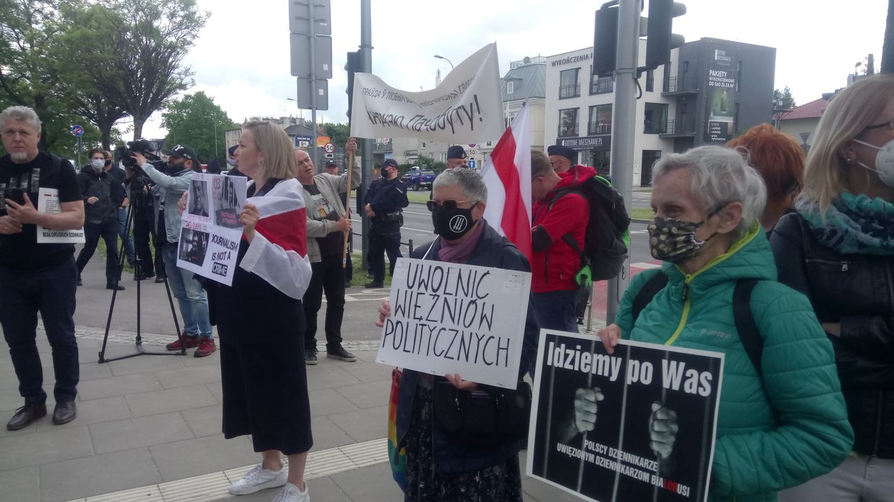 Warszawa. Protest w obronie dziennikarzy