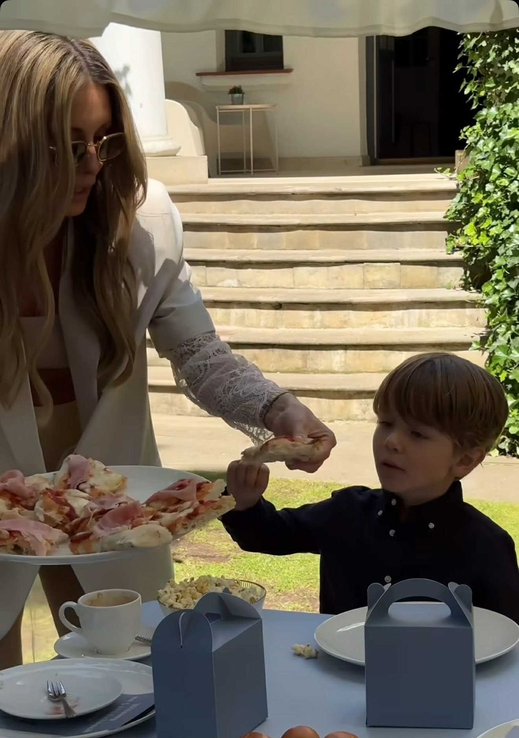 Rozenek urządziła Heniowi wystawne przyjęcie urodzinowe