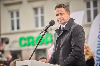 Co z euro w Polsce? Trzaskowski odpowiedział na postulat Mentzena