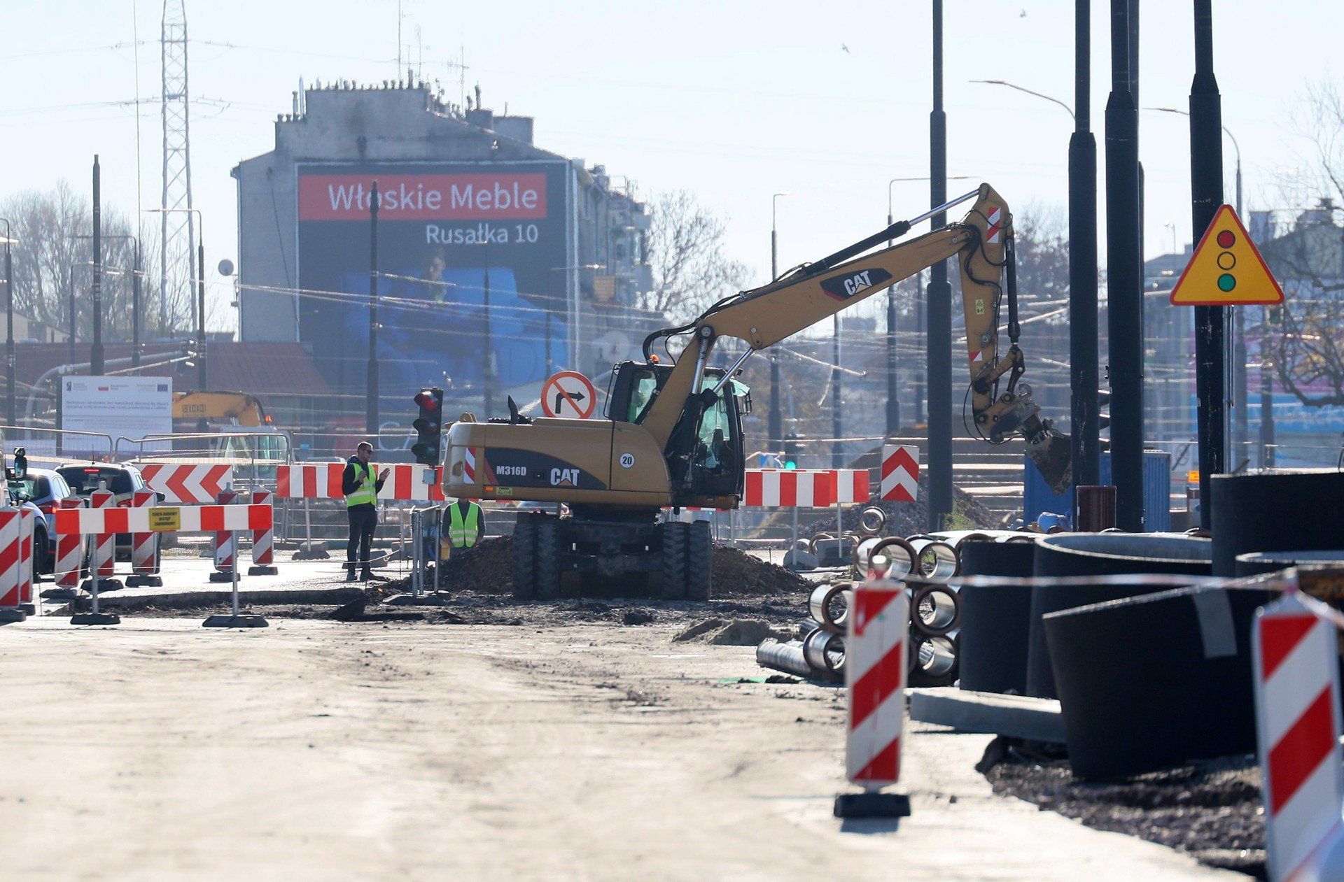 W połowie listopada mają ruszyć prace przy budowie nowego mostu na Bystrzycy. To przeprawa w ciągu al. Unii Lubelskiej. Przebudowa arterii trwa od czerwca. Wykonano 10 procent prac zaplanowanych w ramach inwestycji.